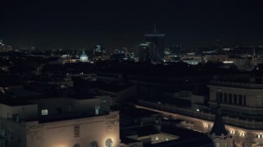 Cibeles Meydanı ve Cybele Palace ile Madrid gece manzarası, İspanya