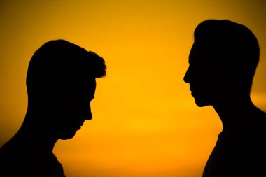 çocuklar iki genç arkadaşlar siluetleri