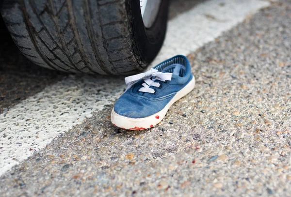 Shoes Blood Car Wheels — Stock Photo, Image