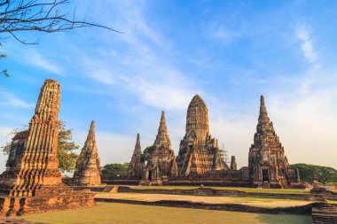 Wat Chaiwatthanaram antik bir harabe mavi ile sky.a en sevdiğim tarihsel Park Ayuttaya Tayland.