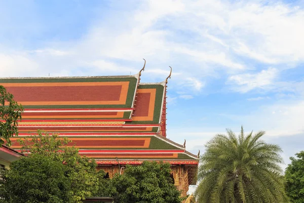 Барвистий Дах Буддійської Церкви Кокосового Дерева Манго Енн Проти Небо — стокове фото
