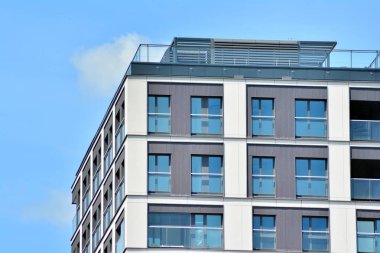 Kentsel arka plan, modern Cam cephe, detay ofis iş Binası