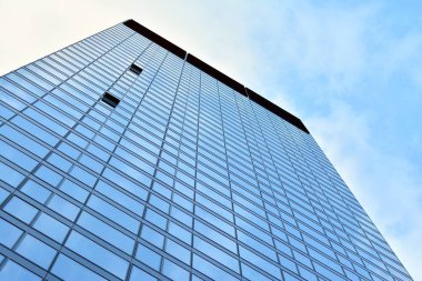 Kentsel arka plan, modern Cam cephe, detay ofis iş Binası.