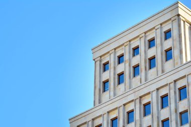 Kentsel arka plan, modern Cam cephe, detay ofis iş Binası