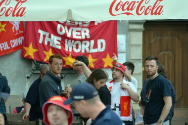 Varşova, Polonya. 25 Mayıs 2018. Kazanan Favoriler spor takımının kutlama