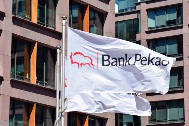 Varşova, Polonya. 23 Mayıs 2018. İşareti banka Pekao. Şirket tabela banka Pekao.