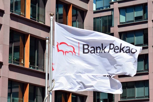 Varsovia Polonia Mayo 2018 Firma Banco Pekao Empresa Letrero Banco — Foto de Stock