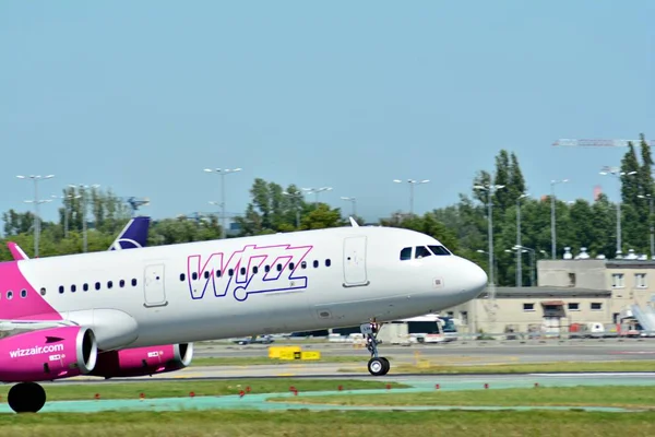 Warsawa Polandia Mei 2018 Pesawat Penumpang Lys Wizz Air Airbus — Stok Foto