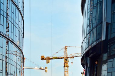 Bina yapım aşamasında şehir