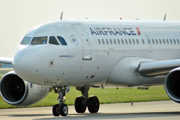 Βαρσοβία Πολωνία Ιουνίου 2018 Αεροπλάνο Airbus 319 Air France Ετοιμάζεται — Φωτογραφία Αρχείου