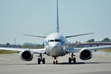Varşova, Polonya. 6 Haziran 2018. Uçak Belavia çıkarmaya hazırlanıyor.