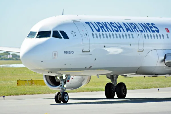 Varsovia Polonia Junio 2018 Avión Jsy Airbus A321 231 Turkish — Foto de Stock