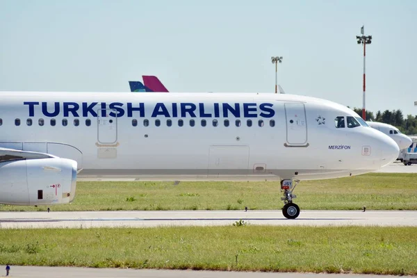 Varsovia Polonia Junio 2018 Avión Jsy Airbus A321 231 Turkish — Foto de Stock