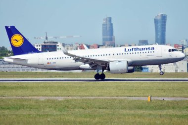 Varşova, Polonya. 8 Haziran 2018. Uçak D-Aini - Airbus A320-271n - Lufthansa sadece Chopin Havaalanı'nda açılış öncesi.