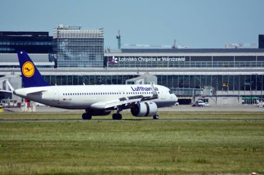 Varşova, Polonya. 8 Haziran 2018. Uçak D-Aini - Airbus A320-271n - Lufthansa sadece Chopin Havaalanı'nda açılış öncesi.