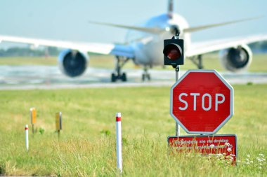 uçak kalkış Havaalanı pist, konumunu gider