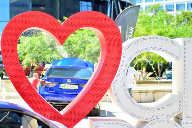 Warsaw,Poland.9 Haziran 2018. Kawa ben Samochody - Daftcafe Varşova Spire gökdelen Avrupa Meydanı'nda Toplantı göster.