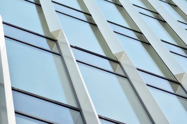 Kentsel arka plan, modern Cam cephe, detay ofis iş Binası