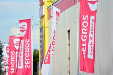 Varşova, Polonya. 15 Haziran 2018. İşaret Selgros. Şirket tabela Selgros. 