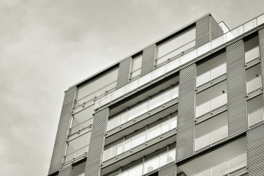 Modern apartman dış görünüşü. siyah ve beyaz.