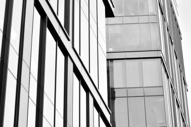 Modern ofis binası duvar yapılmış çelik ve cam. Siyah ve beyaz.