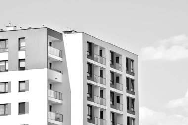 Modern apartman dış görünüşü. siyah ve beyaz.