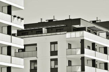 Modern apartman dış görünüşü. siyah ve beyaz.