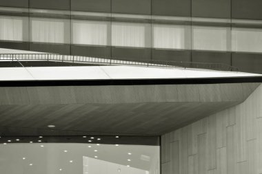 Modern ofis binası duvar yapılmış çelik ve cam. Siyah ve beyaz.