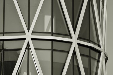 Modern ofis binası duvar yapılmış çelik ve cam. Siyah ve beyaz.