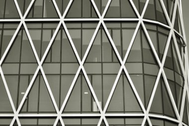 Modern ofis binası duvar yapılmış çelik ve cam. Siyah ve beyaz.