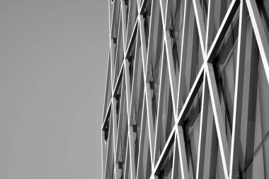 Modern ofis binası duvar yapılmış çelik ve cam. Siyah ve beyaz.