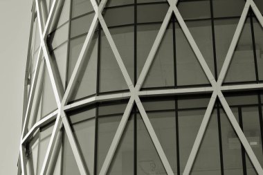 Modern ofis binası duvar yapılmış çelik ve cam. Siyah ve beyaz.