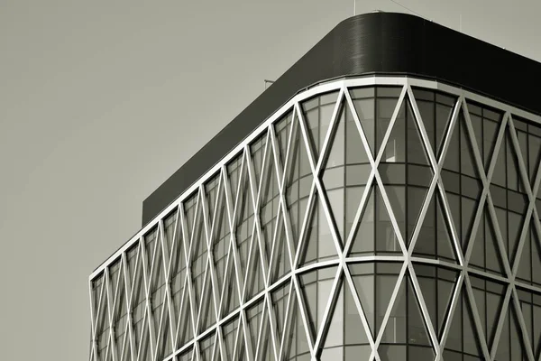 Modern ofis binası duvar yapılmış çelik ve cam. Siyah ve beyaz.