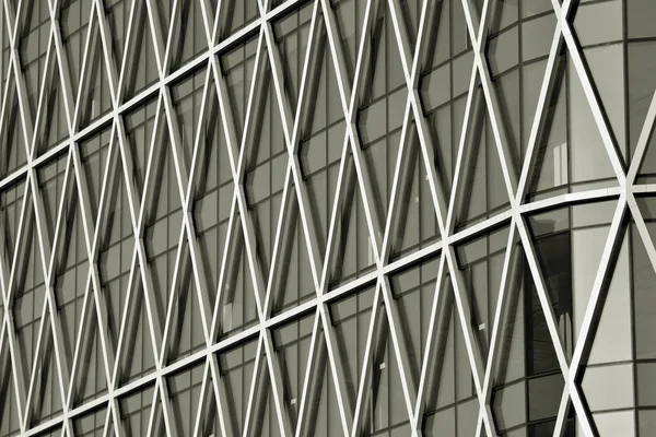 Modern ofis binası duvar yapılmış çelik ve cam. Siyah ve beyaz.