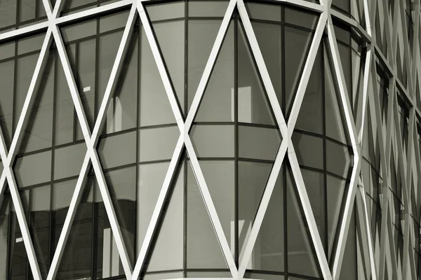 Modern ofis binası duvar yapılmış çelik ve cam. Siyah ve beyaz.