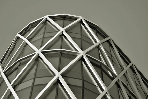 Modern ofis binası duvar yapılmış çelik ve cam. Siyah ve beyaz.