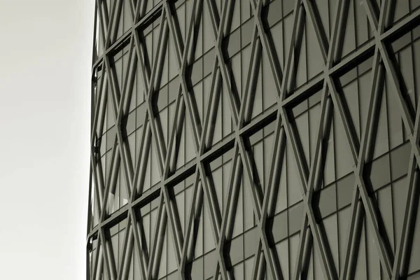 Modern ofis binası duvar yapılmış çelik ve cam. Siyah ve beyaz.