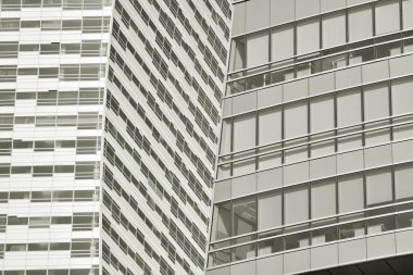 Modern ofis binası duvar yapılmış çelik ve cam. Siyah ve beyaz.