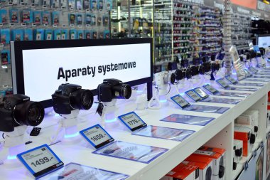 Szczecin, Polonya. 25 Haziran 2018. Satürn mağaza alışveriş merkezinde 