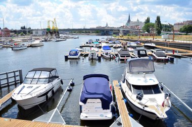Szczecin, Polonya. 25 Haziran 2018. Yat limanına Szczecin City