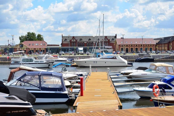 Szczecin, Polonya. 25 Haziran 2018. Yat limanına Szczecin City
