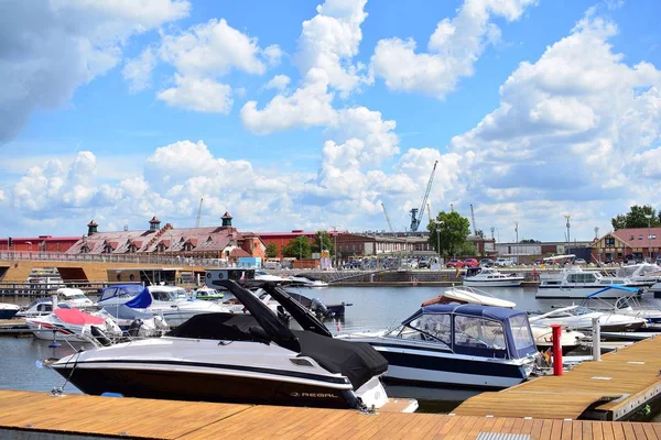 Szczecin, Polonya. 25 Haziran 2018. Yat limanına Szczecin City