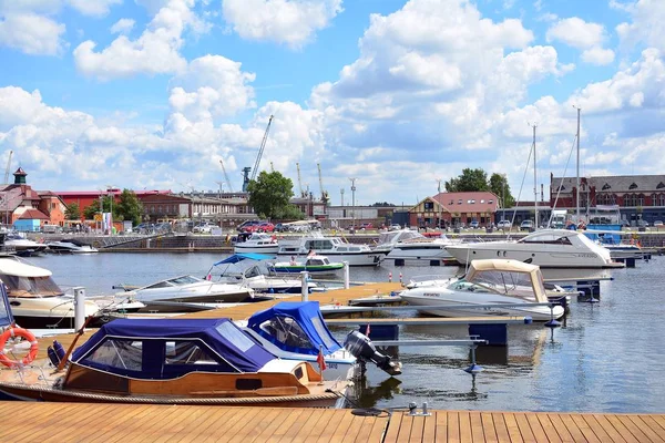 Szczecin, Polonya. 25 Haziran 2018. Yat limanına Szczecin City