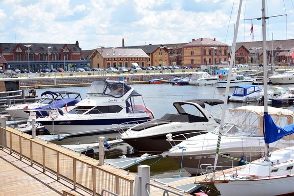 Szczecin, Polonya. 25 Haziran 2018. Yat limanına Szczecin City