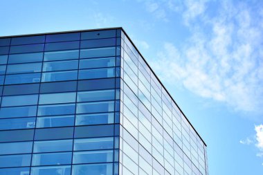 Kentsel arka plan, modern Cam cephe, detay ofis iş Binası