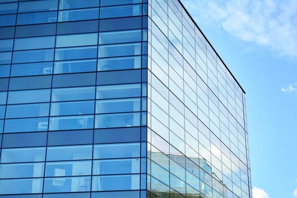 Kentsel arka plan, modern Cam cephe, detay ofis iş Binası