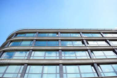 Kentsel arka plan, modern Cam cephe, detay ofis iş Binası