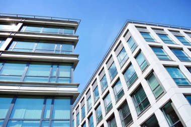 Kentsel arka plan, modern Cam cephe, detay ofis iş Binası