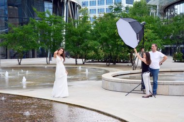 Varşova, Polonya. 3 Temmuz 2018. Avrupa Meydanı. Fotoğraf oturumu modeli.