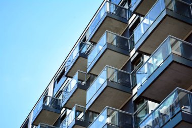 Yeni apartman güneşli